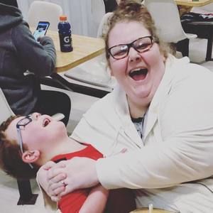 Meet your Posher, Lauren